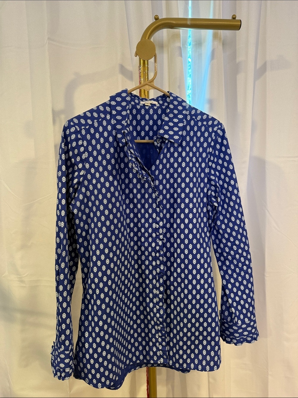 Tyler böe blue white geometric print button-down shirt ruffle XS